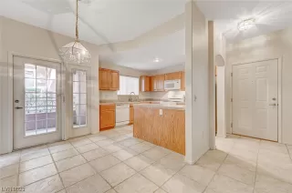 Photo #5: 2542469 Listing 