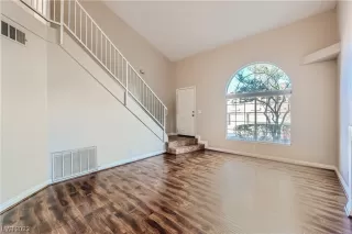 Photo #5: 2542493 Listing 