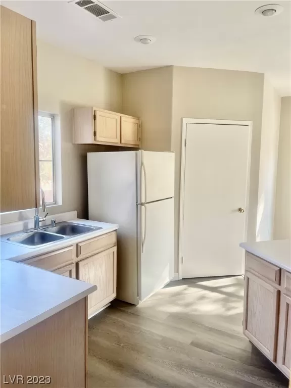 MLS: 2542513 Condo For Sale