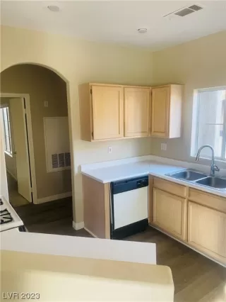 Photo #5: 2542513 Listing 