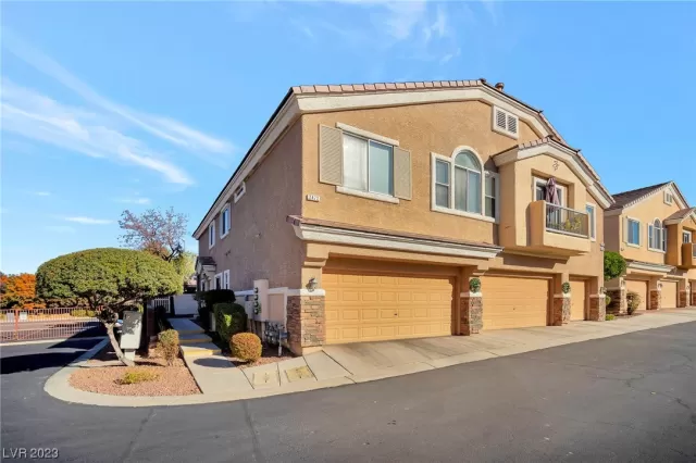 MLS: 2542599 Condo For Sale