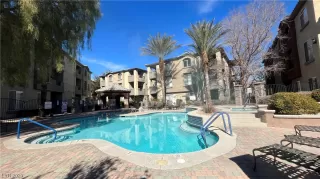 Photo #2: 2542616 Listing