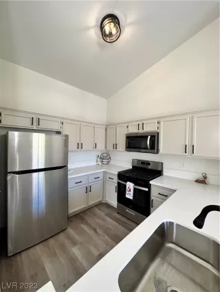 Photo #1: 2542636 Listing 