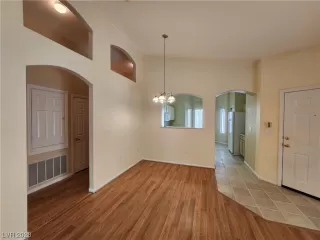 Photo #1: 2542645 Listing 