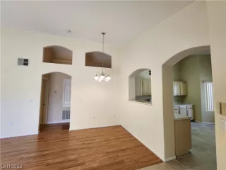 Photo #6: 2542645 Listing 