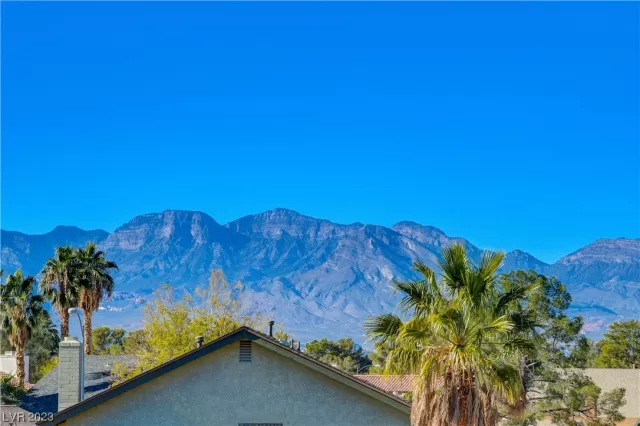 MLS: 2542669 Condo For Sale