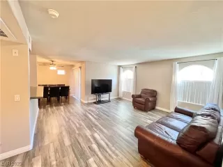 Photo #1: 2542681 Listing 