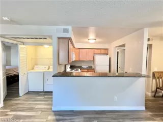 Photo #4: 2542681 Listing 