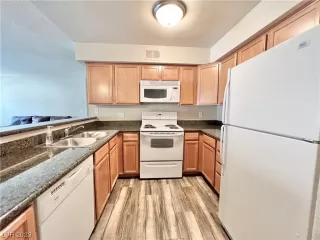 Photo #6: 2542681 Listing 