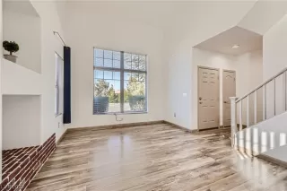 Photo #3: 2542730 Listing