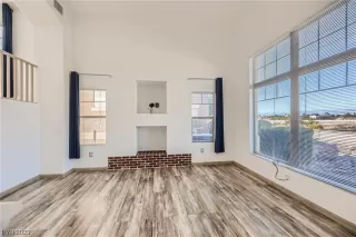 Photo #5: 2542730 Listing