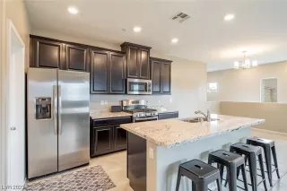 Photo #1: 2542767 Listing