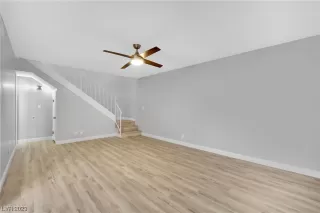 Photo #2: 2542768 Listing