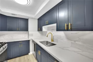 Photo #6: 2542768 Listing