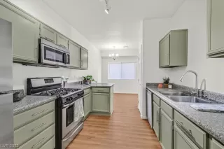 Photo #1: 2542781 Listing