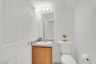 Photo #6: 2542781 Listing