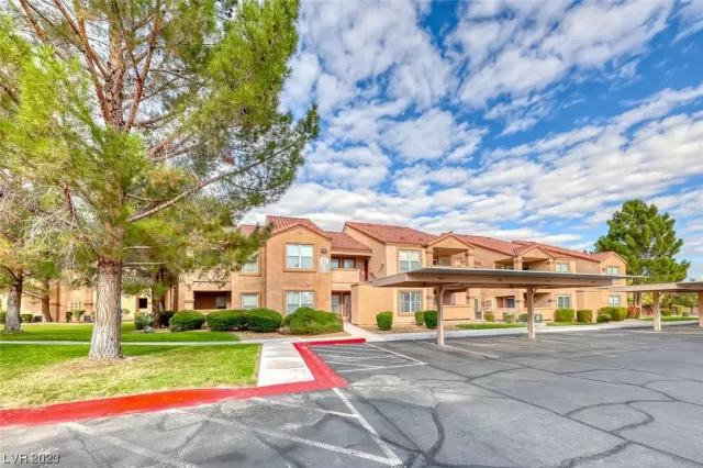 MLS: 2542813 Condo For Sale