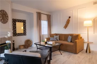 Photo #3: 2542814 Listing