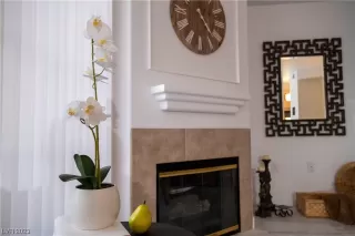 Photo #5: 2542814 Listing