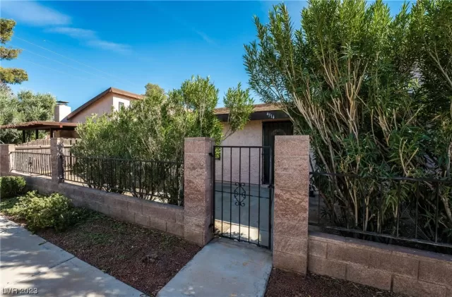 MLS: 2542856 Condo For Sale