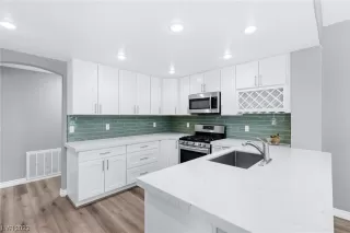 Photo #2: 2542924 Listing 