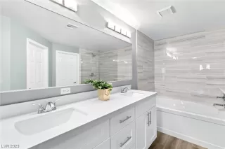 Photo #4: 2542924 Listing 