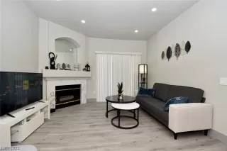 Photo #5: 2542938 Listing 