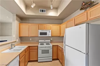 Photo #5: 2542977 Listing