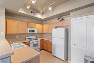 Photo #6: 2542977 Listing