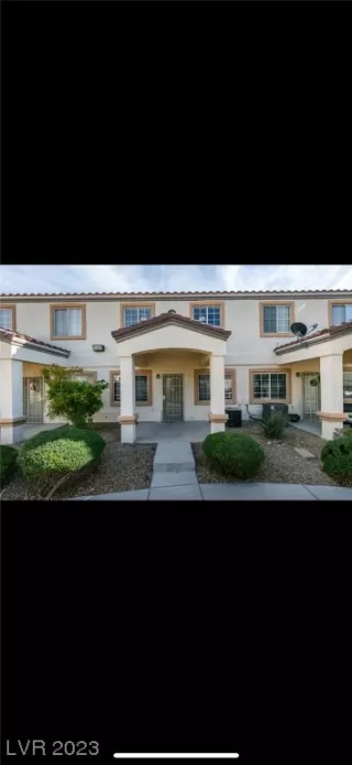 Photo #1: 2543000 Listing