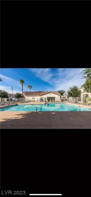 Photo #2: 2543000 Listing