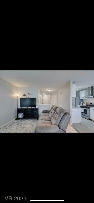 Photo #4: 2543000 Listing