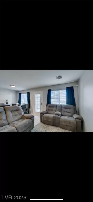 Photo #5: 2543000 Listing