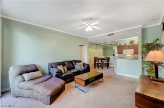 Photo #4: 2543029 Listing