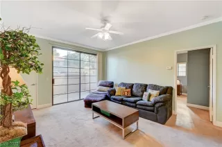 Photo #5: 2543029 Listing