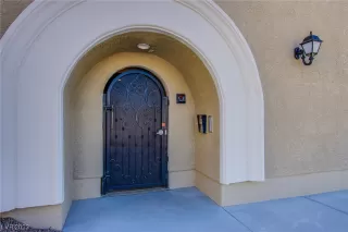 Photo #1: 2543049 Listing