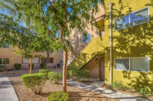 MLS: 2543059 Condo For Sale