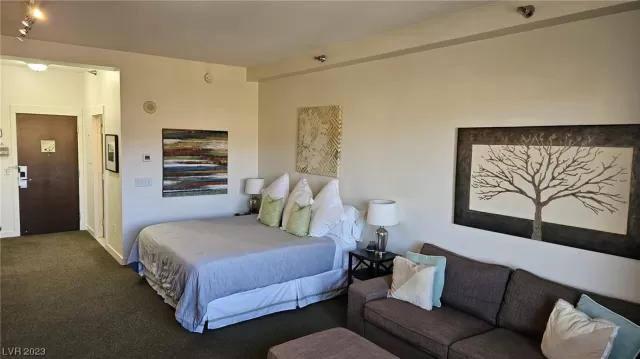 MLS: 2543100 Condo For Sale