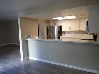 Photo #5: 2543104 Listing 