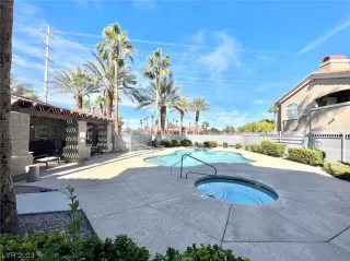 Photo #4: 2543158 Listing