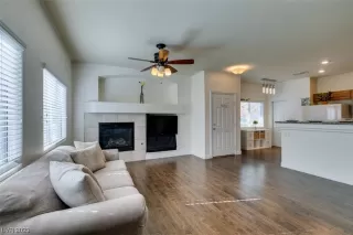 Photo #6: 2543205 Listing