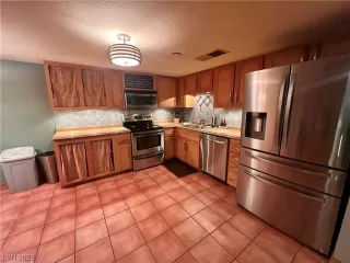 Photo #3: 2543236 Listing