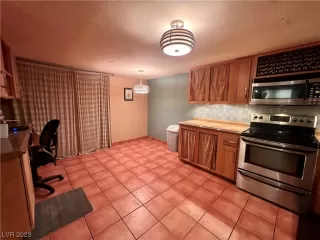 Photo #4: 2543236 Listing