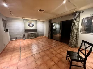 Photo #5: 2543236 Listing