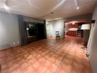 Photo #6: 2543236 Listing