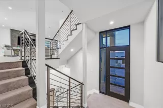 Photo #1: 2543272 Listing