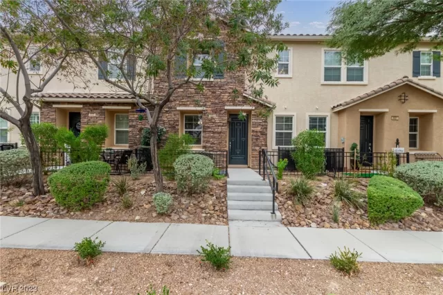 MLS: 2543298 Condo For Sale