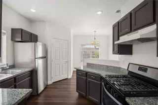 Photo #4: 2543326 Listing