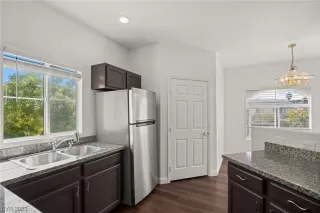 Photo #5: 2543326 Listing