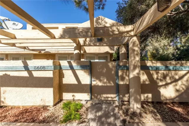 MLS: 2543428 Condo For Sale